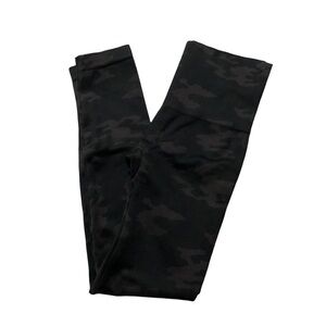 SPANX Look at Me Now Seamless Leggings Black Camo Size Small‎